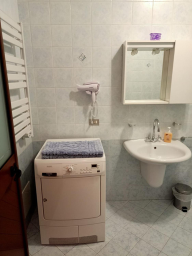 Bathroom 2, B&B Bourg, Aosta