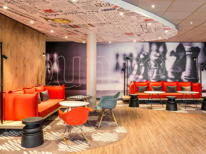Public Area 3, ibis Styles Troyes Centre, Aube