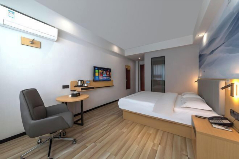 Bedroom 4, Yichu Hotel, Jingmen