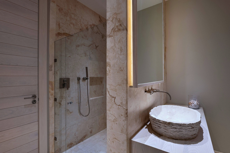 Bathroom 5, Alaia Belize, Autograph Collection