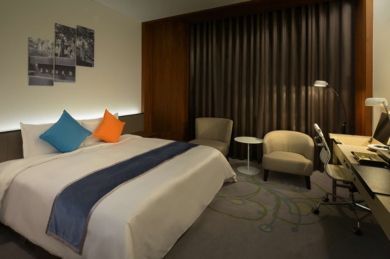 Bedroom 2, Golden Tulip Glory Fine Hotel, Tainan