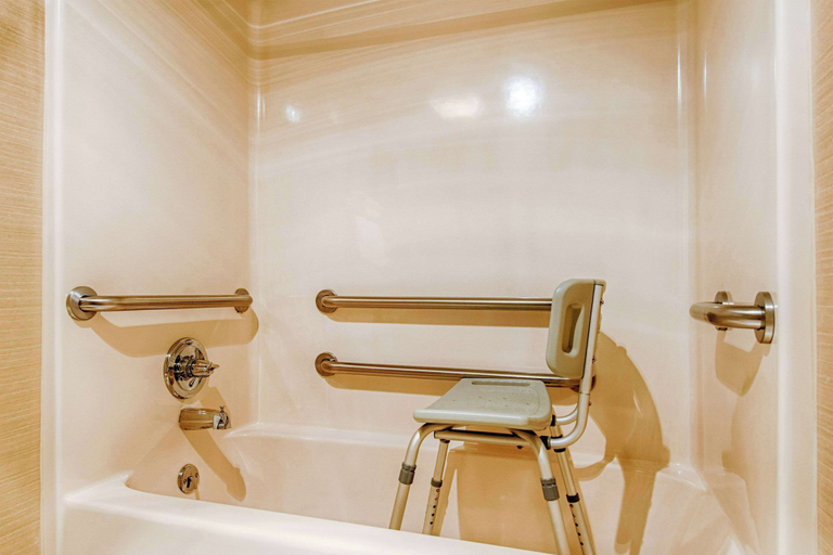 Bathroom 3, Park Tower Inn, Sevier