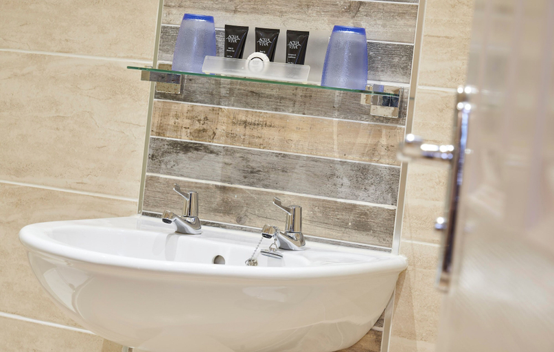 Bathroom 4, The Kingston Theatre Hotel, Kingston upon Hull