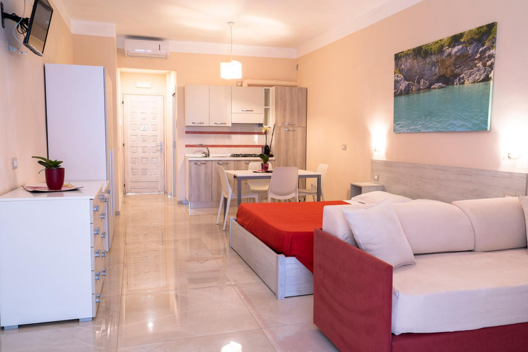Others 2, Residence Cilento, Salerno