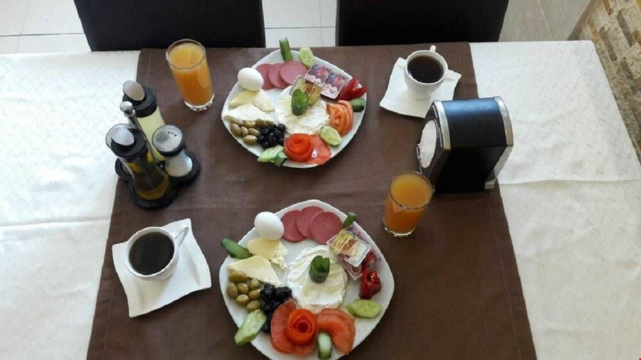 Food & Drinks 5, Plaj Otel, Üsküdar