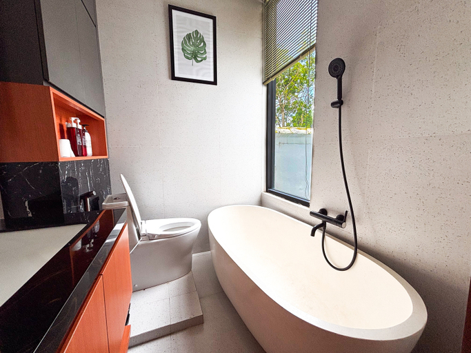 Bathroom 5, Villa Kelana Jimbaran, Badung