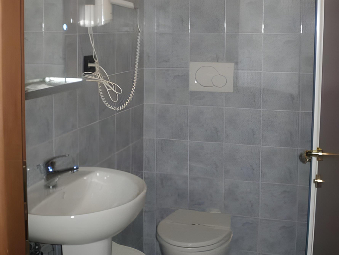 Bathroom 4