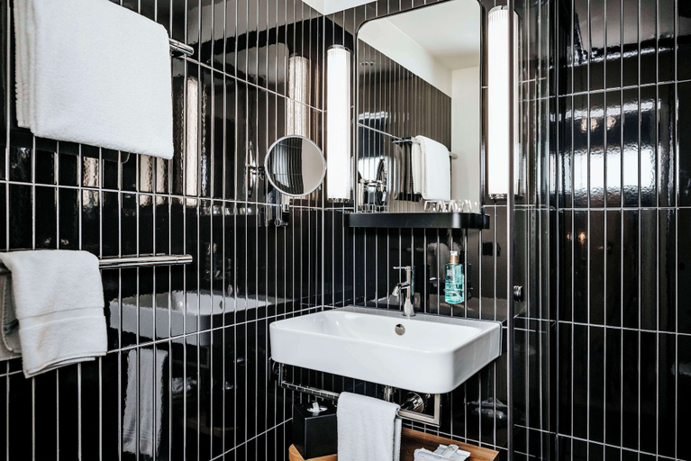 Bathroom 4