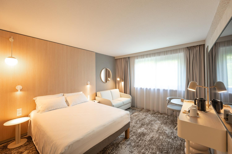 Bedroom 3, Novotel Mâcon Nord Autoroute du Soleil, Saône-et-Loire