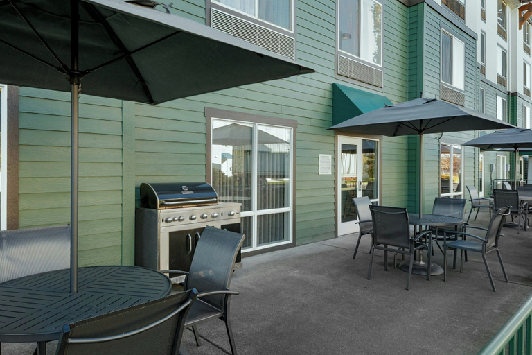Food & Drinks 4, Fairfield Inn and Suites by Marriott Anchorage, Anchorage