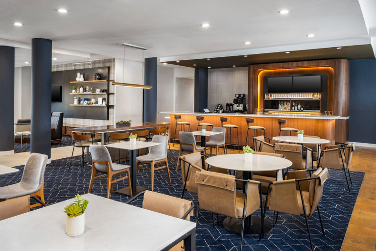 Food & Drinks 4, Courtyard by Marriott Auburn, Lee