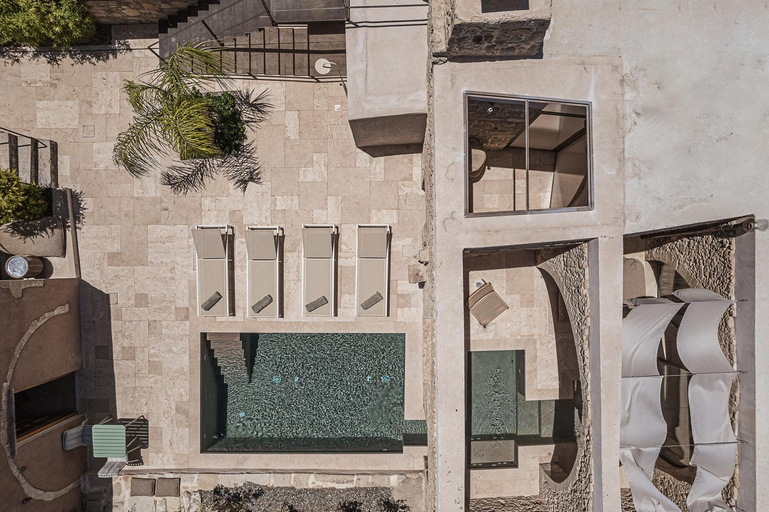 Others 5, Corte Interna, free heated pool, Crete