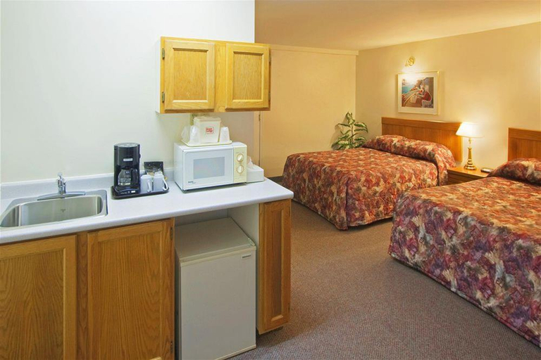 Bedroom 3, Econo Lodge & Suites Saint John, Saint John