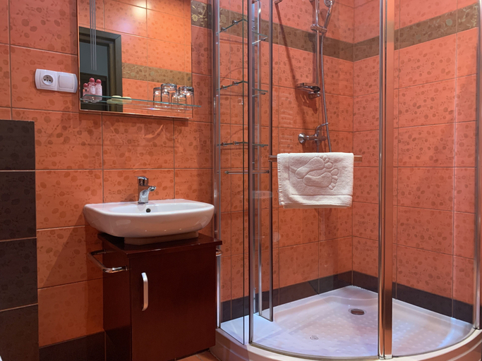 Bathroom 5, Hotel RED, Ostrowiec
