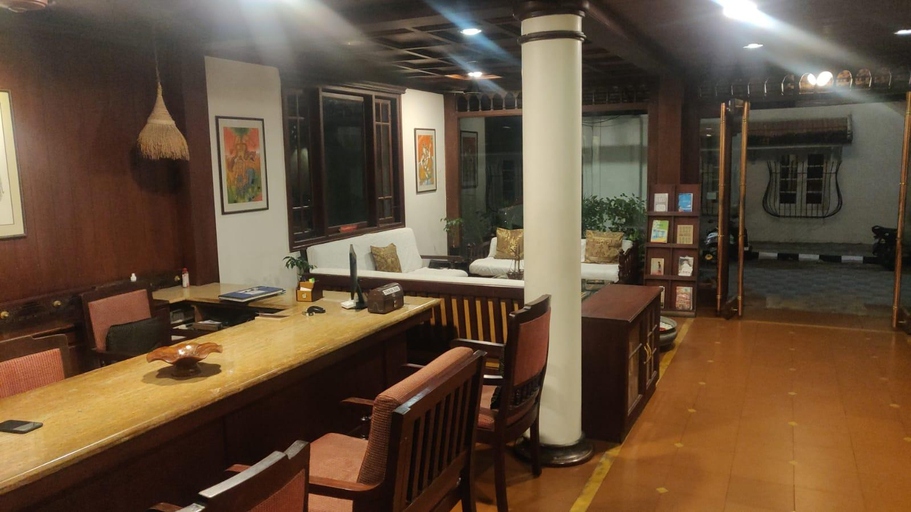 Food & Drinks 5, Hotel Arches, Ernakulam