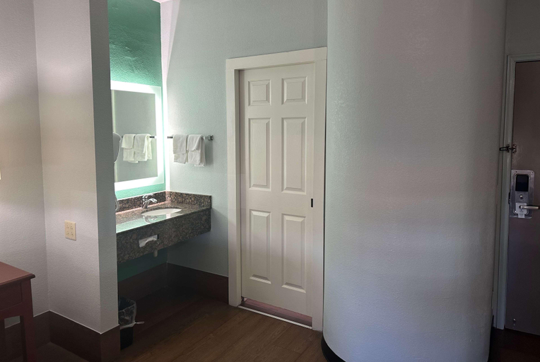 Bedroom, Wingate by Wyndham Macon West I-475, Bibb
