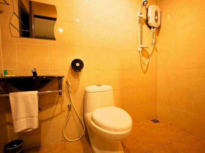 Bathroom 4, De Botani Hotel, Kinta