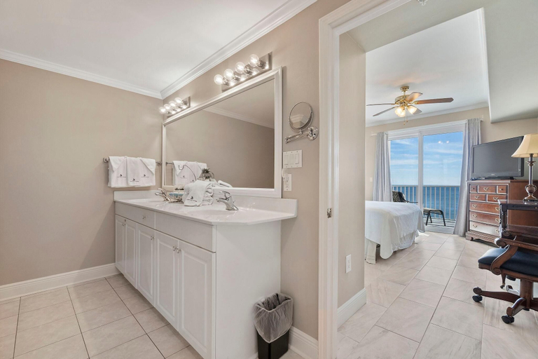 Bathroom 3, Windemere 907, Escambia
