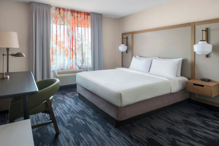 Bedroom 3, Fairfield Inn & Suites by Marriott Woodbridge, Union
