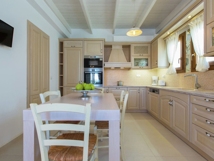 Others 4, Villa in Crete With Private Pool & Beaches Nearby, Crete
