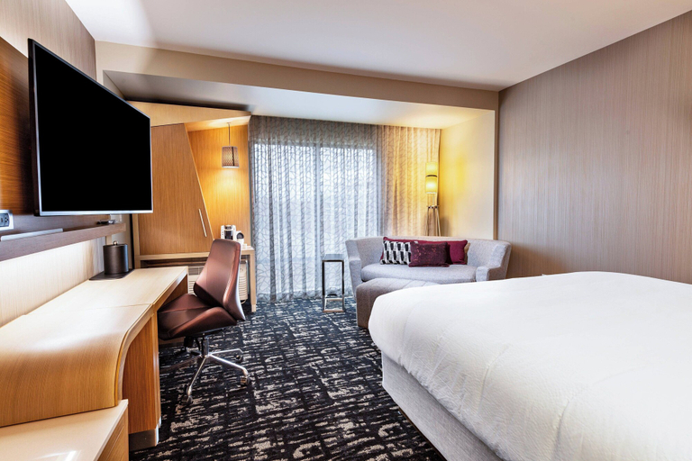 Bedroom 3, Courtyard by Marriott Winston - Salem Downtown, Forsyth