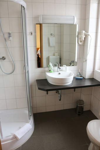 Bathroom, City Hotel Journal, Wolfsburg