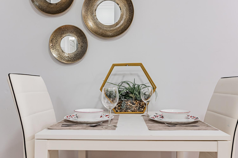 Others 4, LUXURY ONE BEDROOM CONDO NEAR SQUARE ONE - Parking, Peel