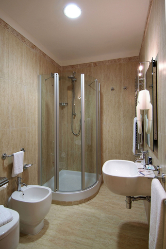 Bathroom 5, E H ROME AIRPORT, Rome