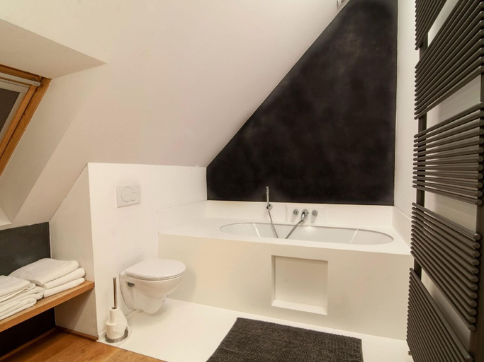 Bathroom, Holiday Home in Denee for 21 People, Namur