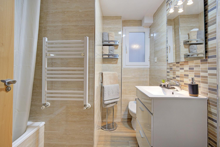 Bathroom 1, Apartamento céntrico en Granada con WIFI, Granada