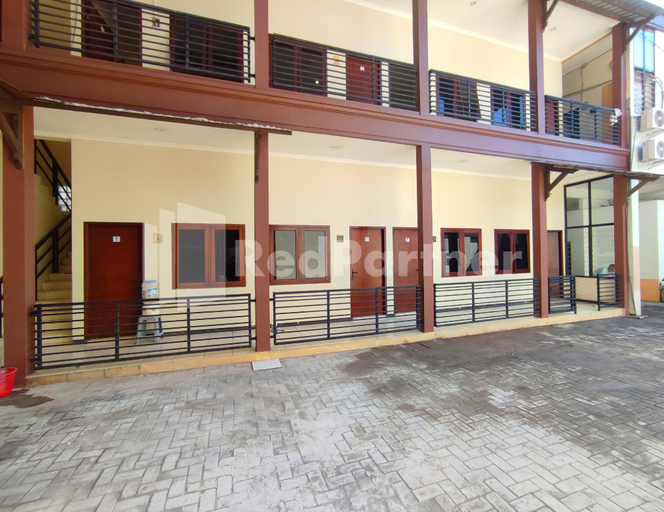 Exterior & Views 19