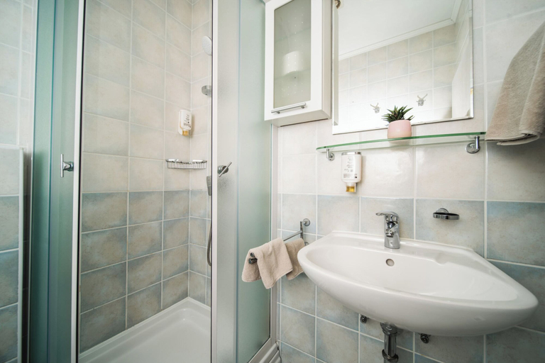 Bathroom 4, Pervanovo Apartments, Dubrovnik
