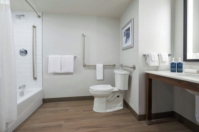 Bathroom 3, Four Points by Sheraton Point Edward Sarnia, Lambton