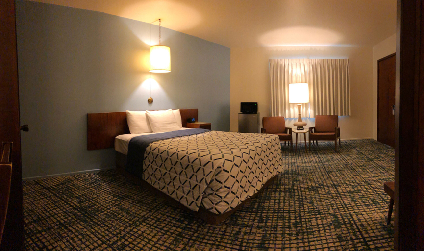 Bedroom 2, Curly Redwood Lodge, Del Norte