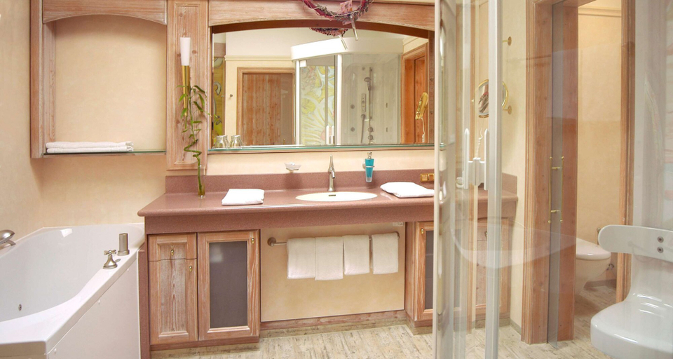 Bathroom 5, Wellness- & Nationalpark Hotel Schliffkopf, BWSC, Ortenaukreis