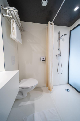 Bathroom 2, In Hotel Nancy Frouard, Meurthe-et-Moselle