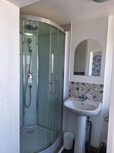 Bathroom, Le gouvern'ail, Nord