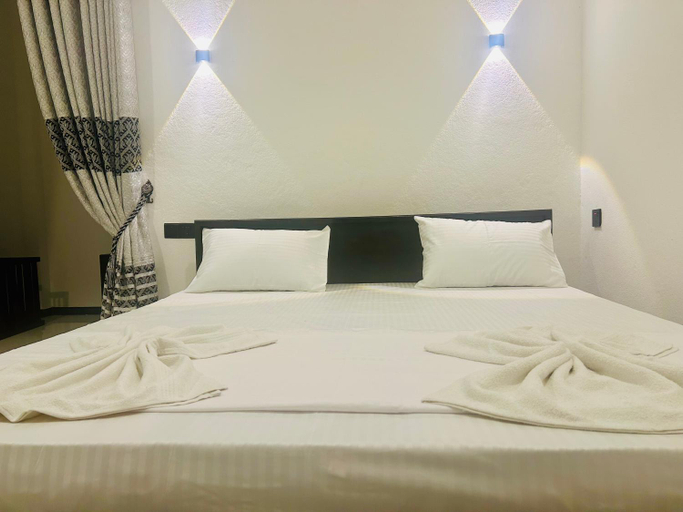 Bedroom 2, Turtles Bay, Pothuvil