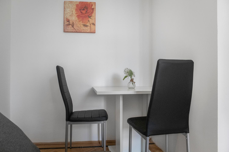 Others 3, Superb 7BR shared Apartment- Near Hauptbahnhof, Wien