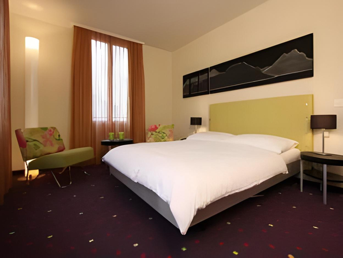 Bedroom 12