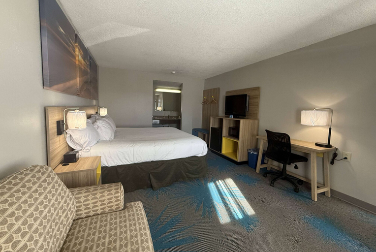 Bedroom 3, Days Inn by Wyndham Hannibal, Ralls