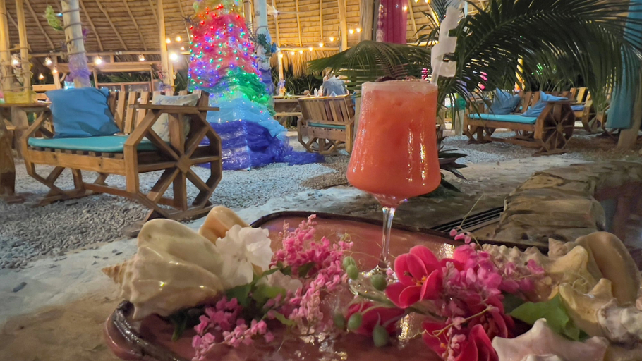 Food & Drinks 5, CHALET TROPICAL Hotel & Pool Bar Restaurant, Santa Bárbara de Samaná