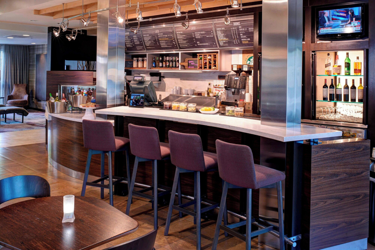 Food & Drinks 5, Courtyard by Marriott Des Moines West Clive, Polk