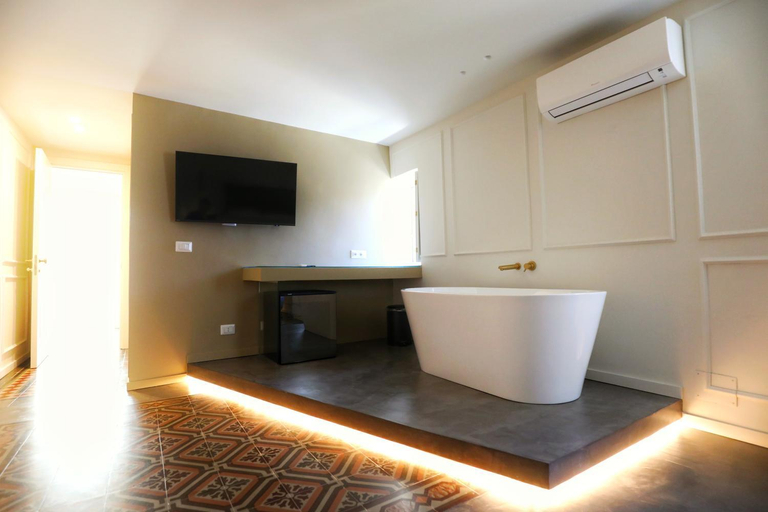 Others 3, Teatro Suites Rooms, Catania
