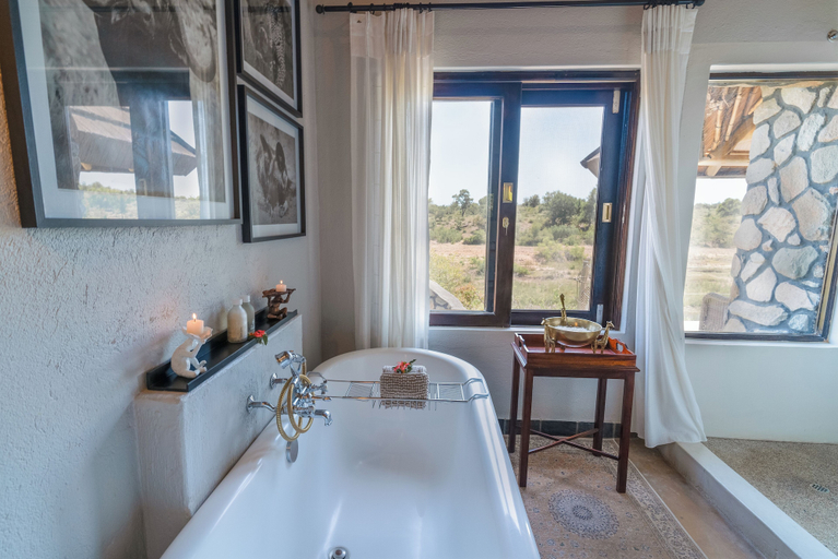 Bathroom, Last Word Kitara, Ehlanzeni