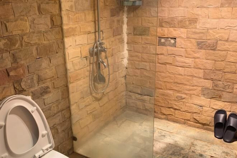 Bathroom 2, Lijiang Blue Stone Inn, Lijiang