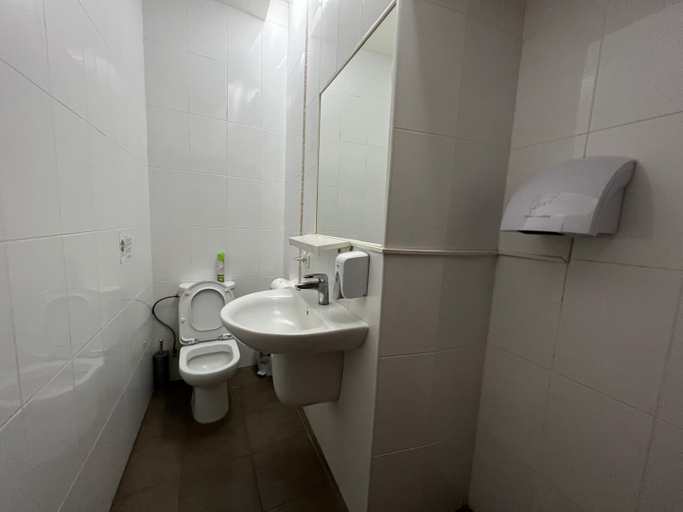 Bathroom 2, Envoy Hostel & Tours, Yerevan