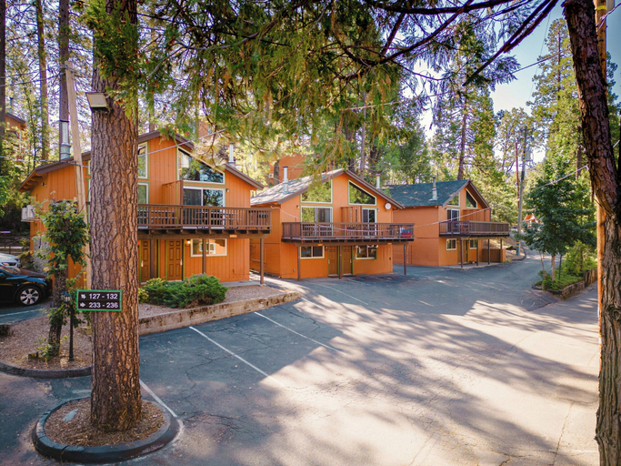 Exterior & Views 2, The Pines Resort, Madera