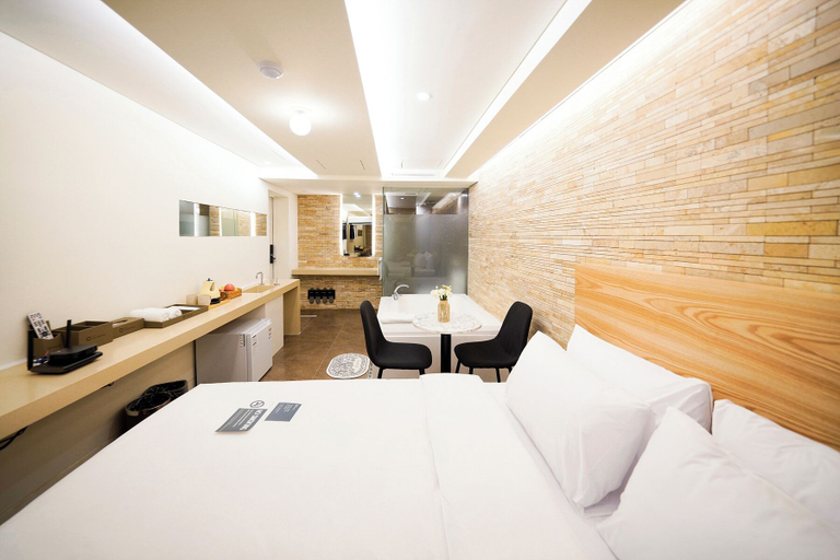 Bedroom 12