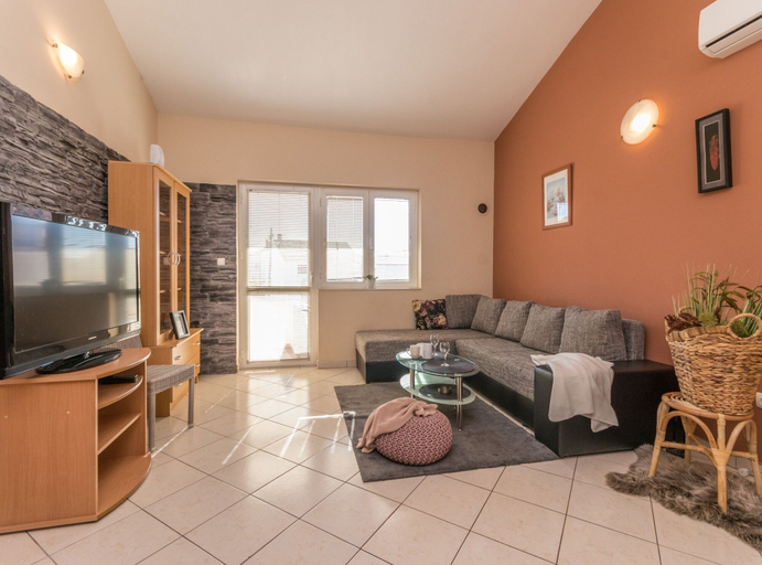Others 4, Villa Julia, Biograd na Moru